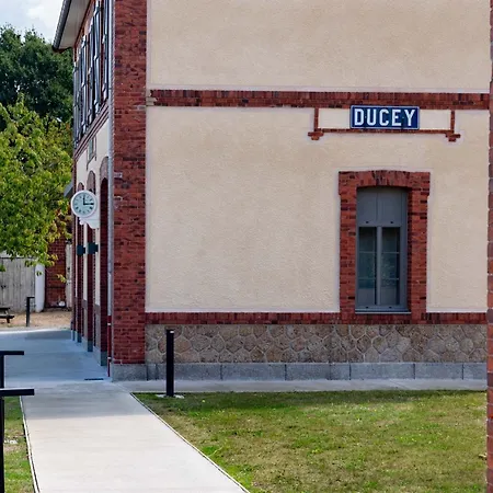 D'étape Sur La Voie Verte Véloscénie Ducey-Les Cheris